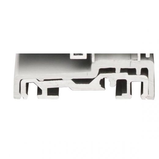 Seuil aluminium recouvert d’un capot PVC gris d’une hauteur de 17 mm compatible norme PMR