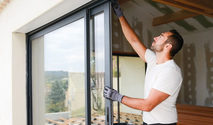 Fenêtres et portes : 5 conseils pour trouver le bon artisan