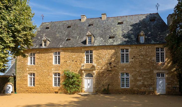 Quelle couleur choisir pour sa porte d’entrée selon les régions ?