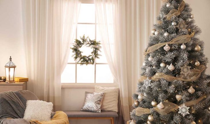 Déco de Noël : quelles idées originales pour ses menuiseries ?