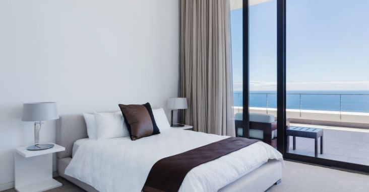 Découvrez les avantages d’un laquage de classe 2 pour des menuiseries aluminium