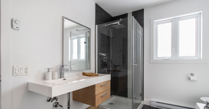Comment bien choisir la fenêtre pour sa salle de bains ?