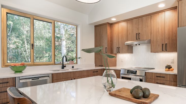 Portes d’entrée et fenêtres éco-responsables : les dernières tendances pour une maison encore plus confortable