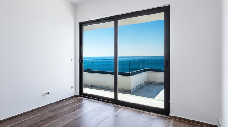 Quelle fenêtre choisir pour une maison en bord de mer ?