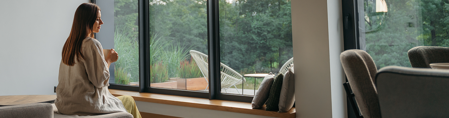 photo baie vitrée aluminium luminosité et ouverture