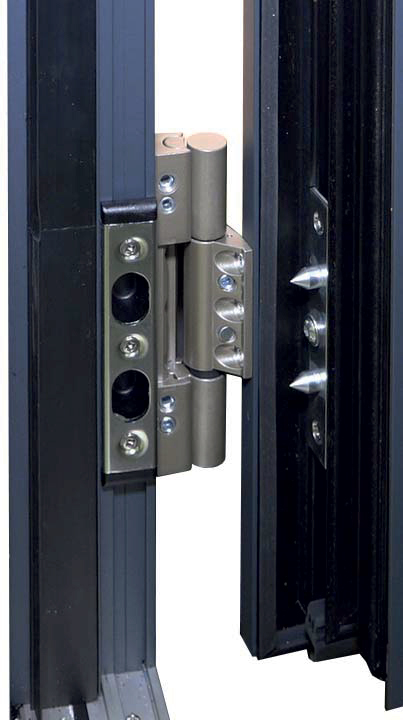 Photo d'un zoom d'un doigt anti-soulèvement côté paumelle sur une porte prestige pour la sécurité