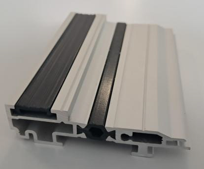 Seuil PMR à rupture de pont thermique de 19 mm avec joint anti dépôt de sable