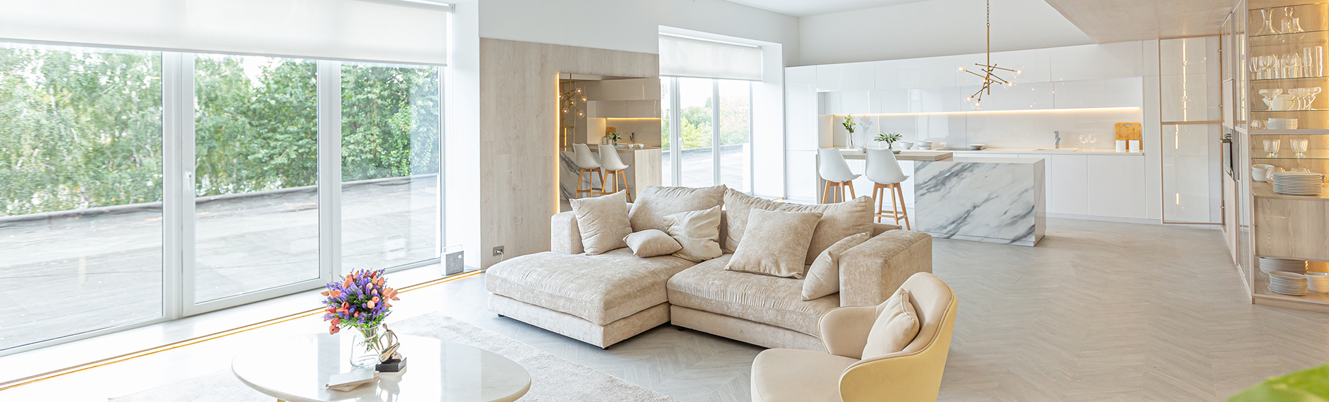 Baie vitrée dans un salon