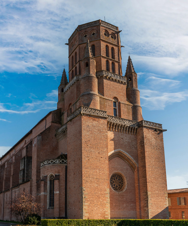 Cathédrale Saint-Alain zone Suquet Sarl fenêtres portes stores Lavaur Tarn