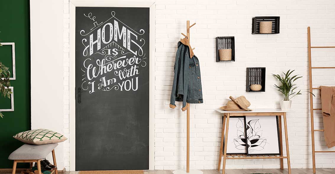 Comment relooker une porte d’entrée sans la changer ? AMCC fenêtres — free download