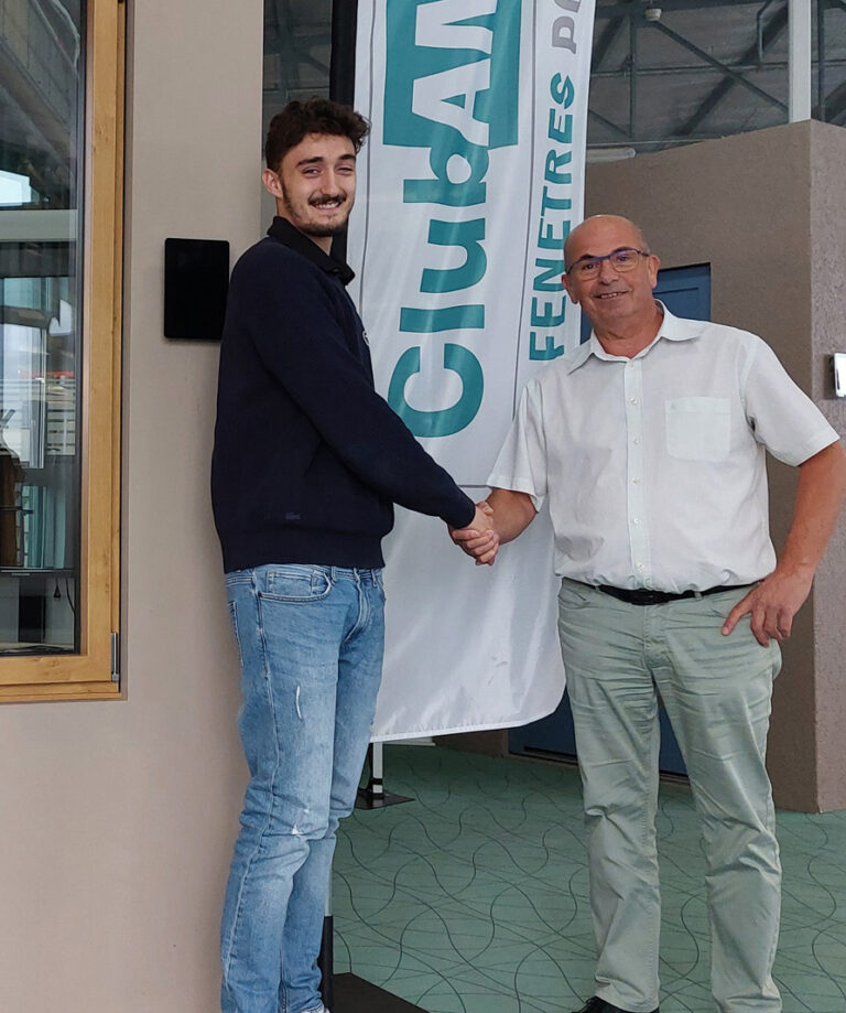 Damien Ferreira gérant de VR système fenêtres et portes Vichy Allier