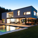 fenêtre mixte alya exclusive vue de l'extérieur d'une maison