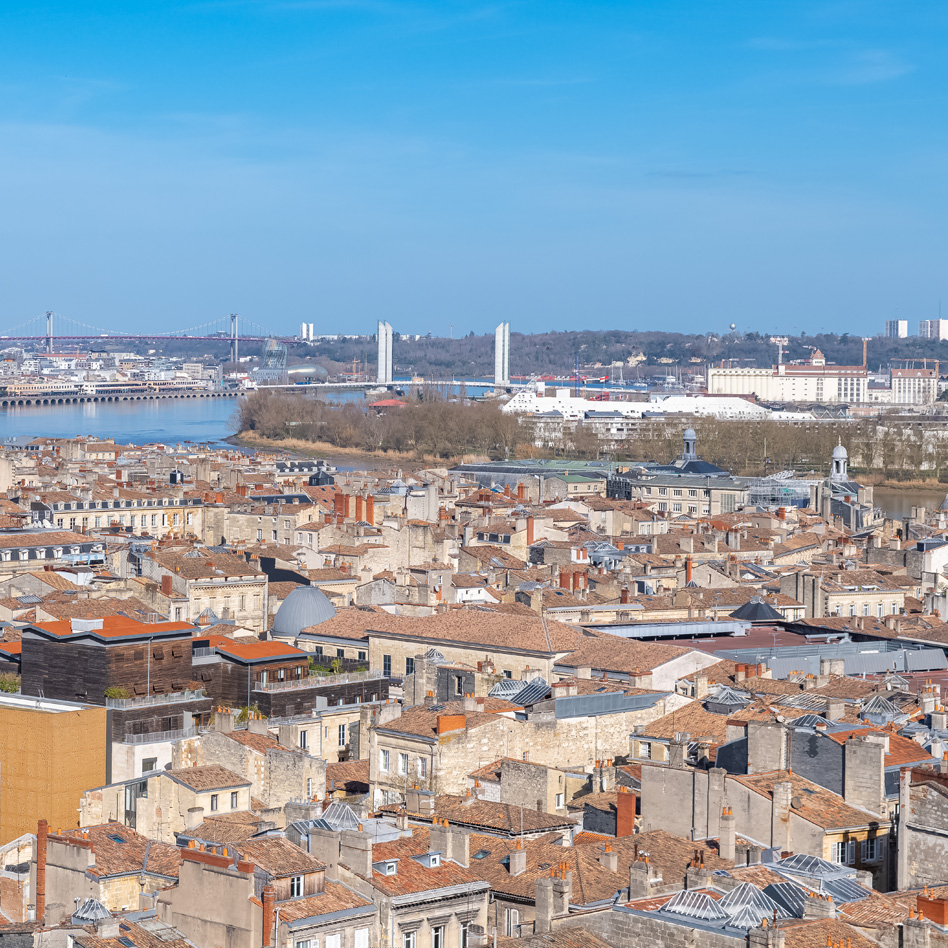 Panorama ville de Bordeaux rénovation fenêtres et portes Rénovation Bordelaise Mérignac