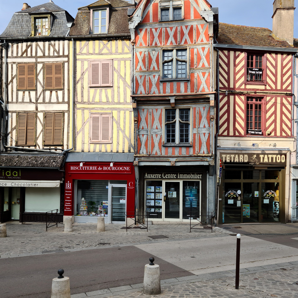 Photo du centre d'Auxerre zone de Projinov Auxerre fenêtres et portes dans l'Yonne