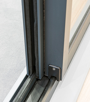 Rail polyamide sur le coulissant aluminium C70 élégance AMCC