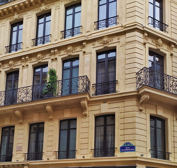 Réalisation chantier menuiseries rénovation bâtiment haussmannien