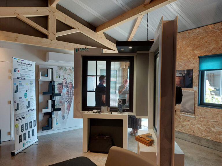 Aperçu du showroom de Bonheur d'Amarante fenêtres et portes à Chambost-Longessaigne