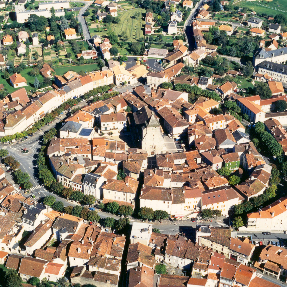 Vue de Maurs zone de la menuiserie MSL Fermetures fenêtres et portes dans le sud Cantal