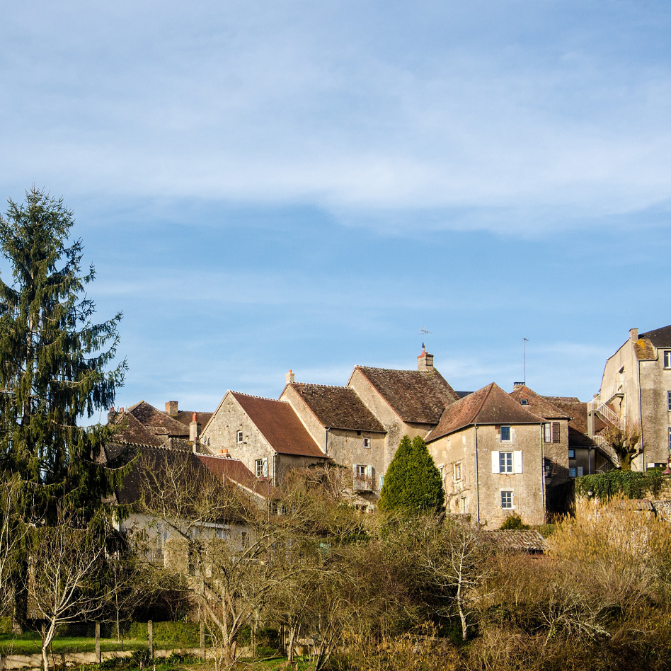 Maison du Berry dans le Cher zone de Penneron frères partenaire AMCC pour les fenêtres et portes à Saint-Outrille