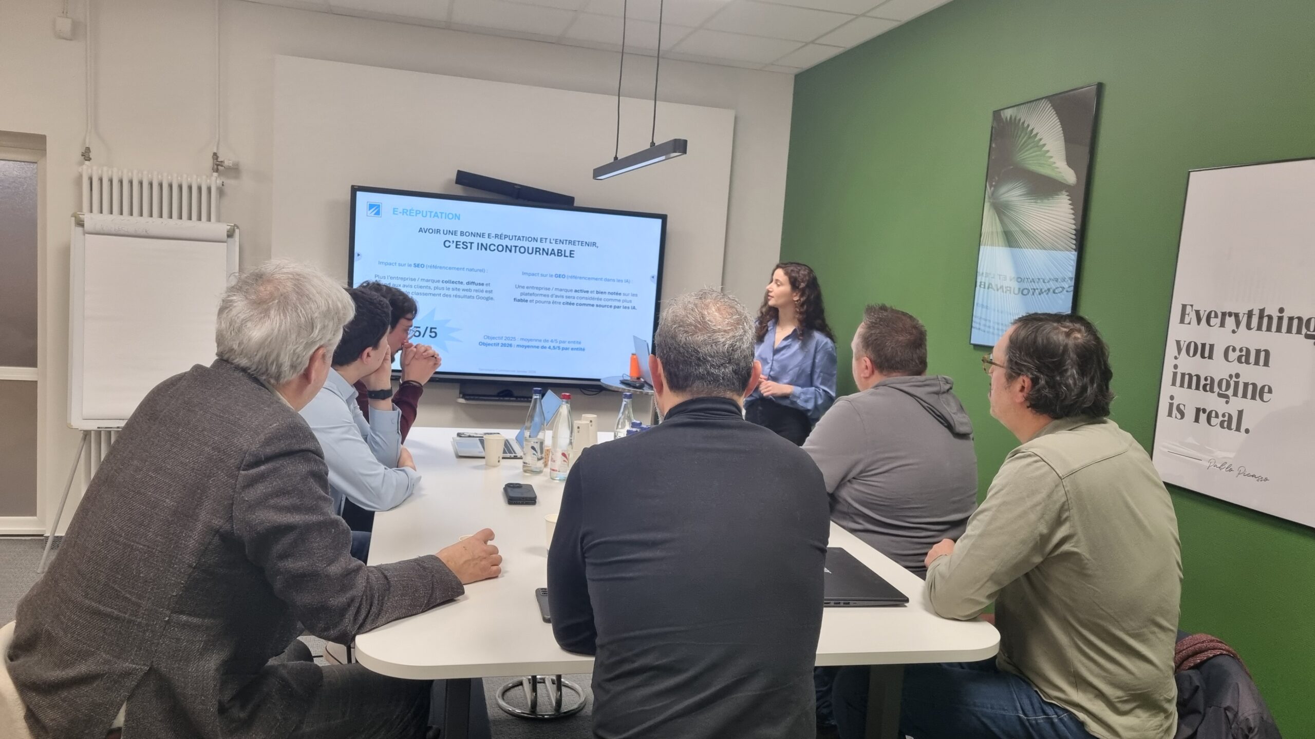 Séminaire commercial AMCC : Atelier stratégique dans une salle de réunion du siège d'AT Partner