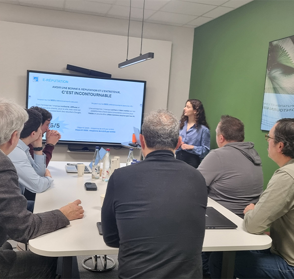 Séminaire commercial AMCC : Atelier stratégique dans une salle de réunion du siège d'AT Partner