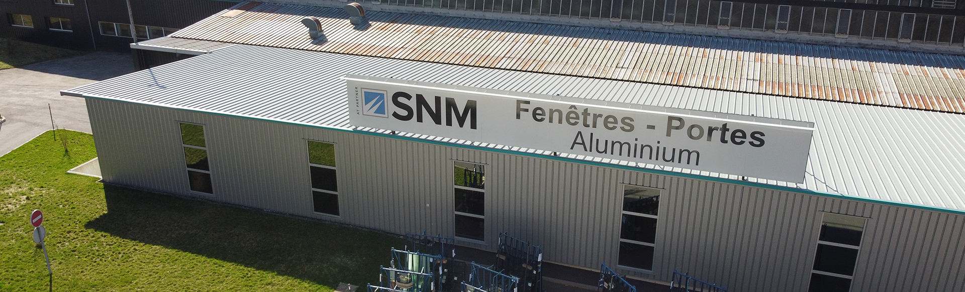 Usine de menuiseries aluminium SNM dans les Vosges