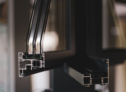 Angle de fenêtre en aluminium. photo par Johann Martin-Thiery