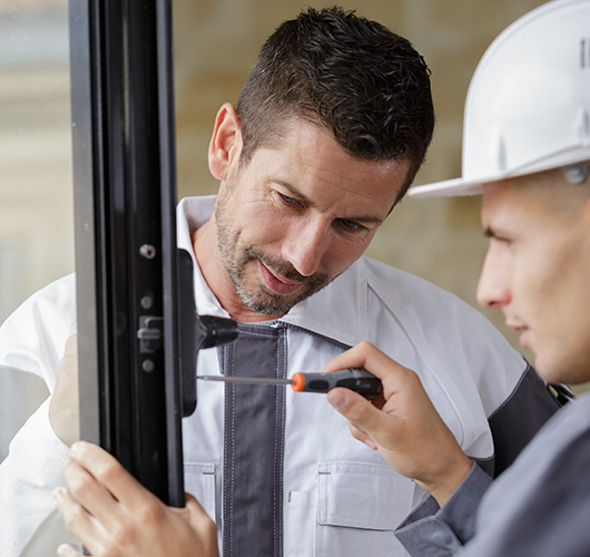 technicien et poseur de menuiseries chez amcc