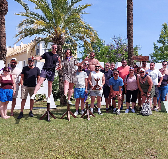 Convention annuelle du club AMCC 2026 à Marbella en Espagne. Photo de groupe des partenaires du Club.
